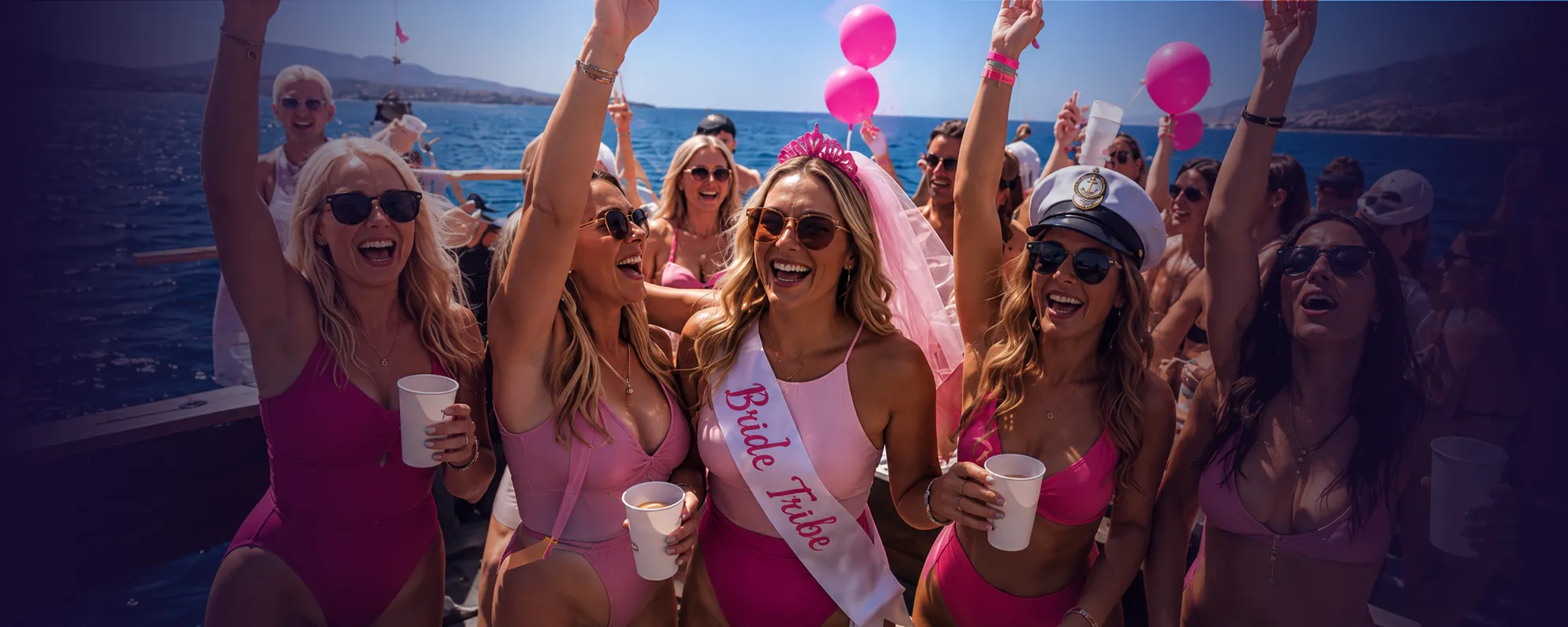 Hen gruppo di festa che celebra il Tenerife Boat Party