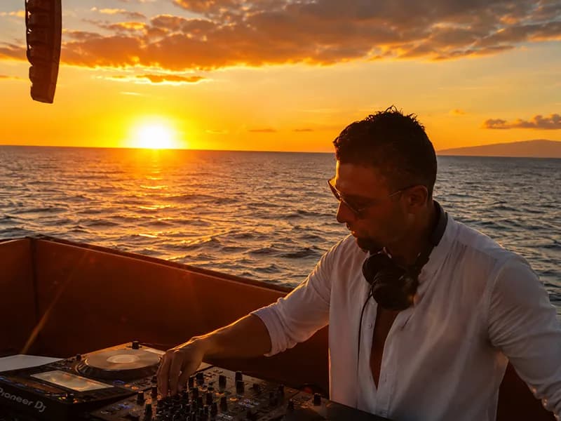 Top DJs & Music